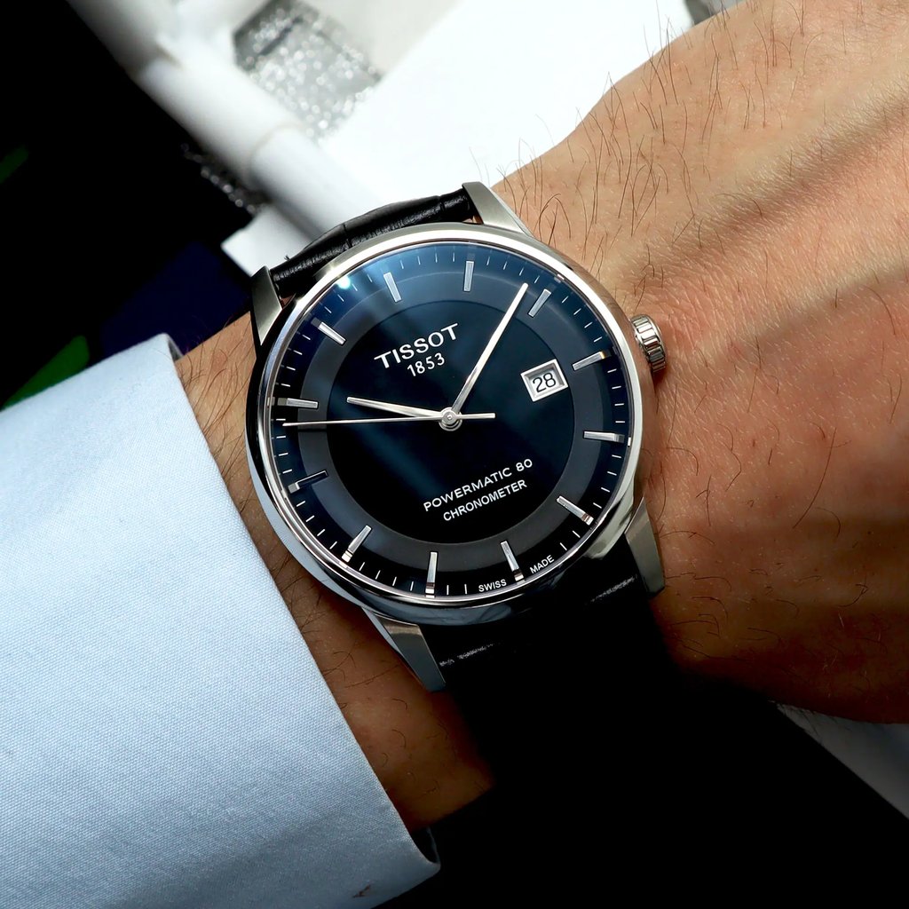 Up Close Front Facing Picture Of Tissot T086.408.16.051.00 Stainless Steel Watch Pre Owned Condition