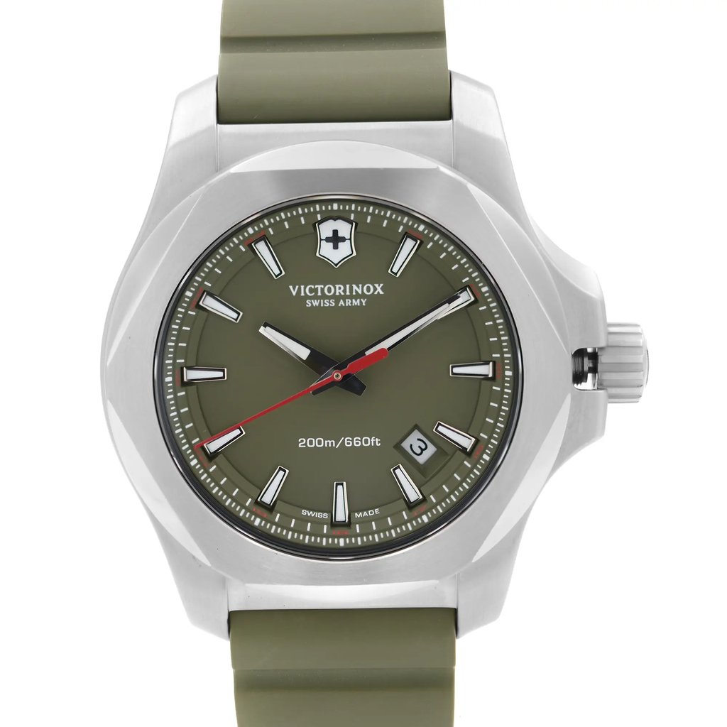 Up Close Front Facing Picture Of Victorinox 241683.1 Stainless Steel Watch Pre Owned Condition