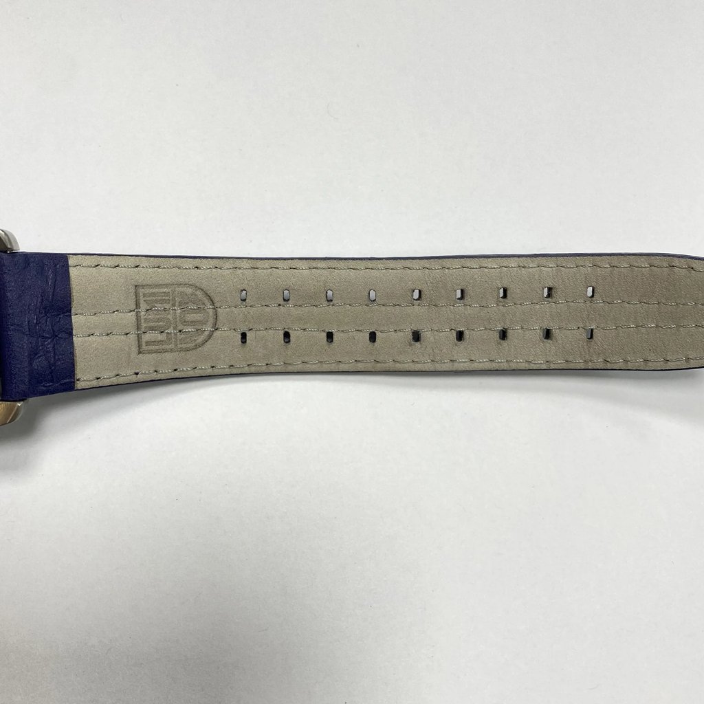 Back View Of Screwback Back Case And Open Leather Band Of Luminox XA.9273 Watch Pre Owned Condition