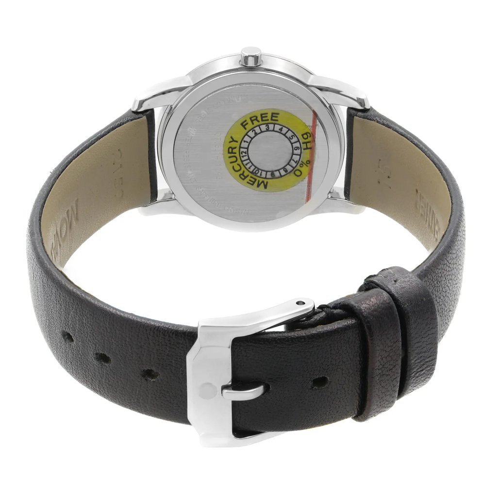 An image of a pre-owned wristwatch taken from the back view, showcasing the closed clasp. The watch has a round metal casing with a visible mercury-free sticker on the back. The black leather strap is fully extended, and the focus is on the clasp, which is centrally positioned. The image is taken from a close distance, providing a clear view of the strap texture and clasp details.