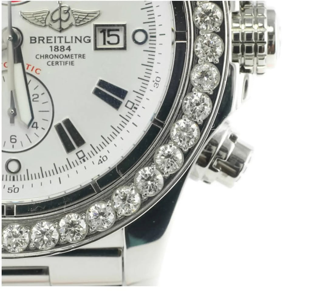 Up Close Front Facing Picture Of Breitling A1337011/A660-135A Stainless Steel Watch Pre Owned Condition