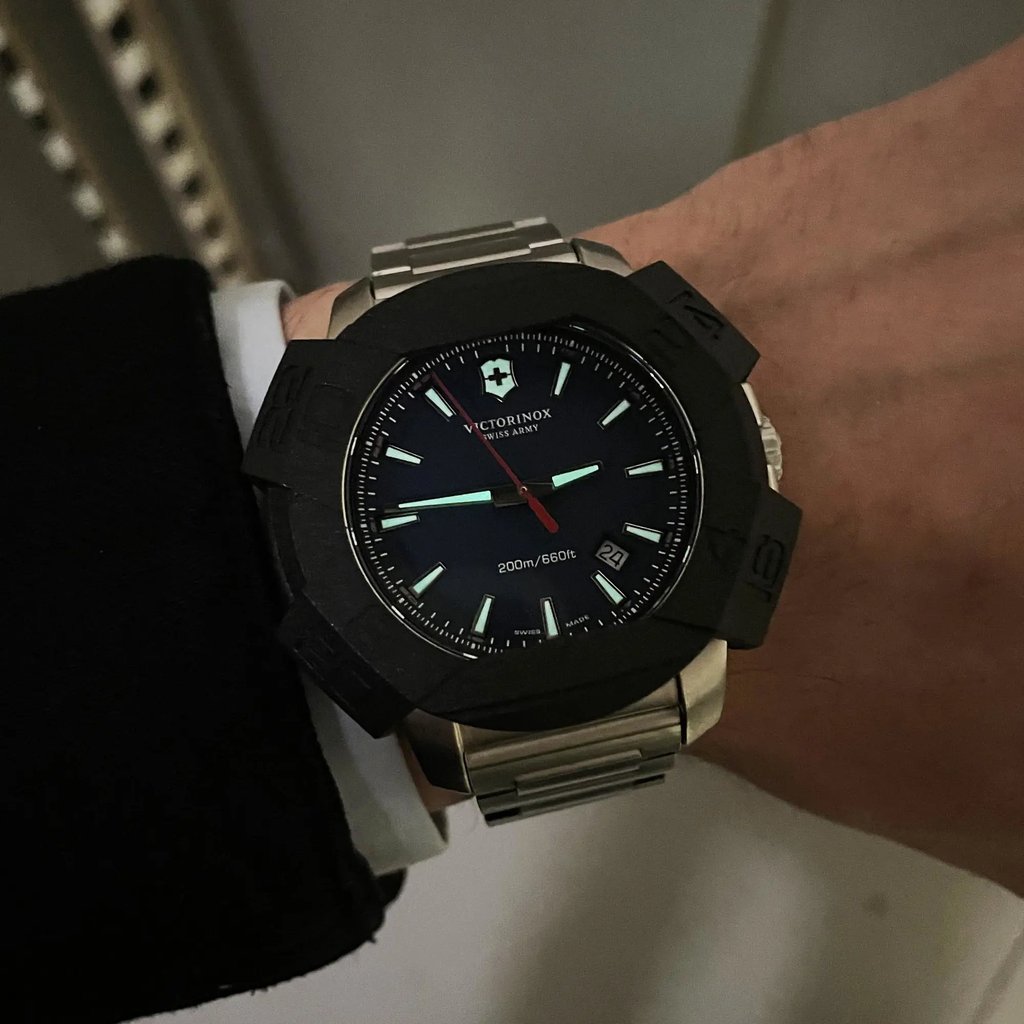 Up Close Front Facing Picture Of Victorinox 241724.1 Stainless Steel Watch Display Model Condition