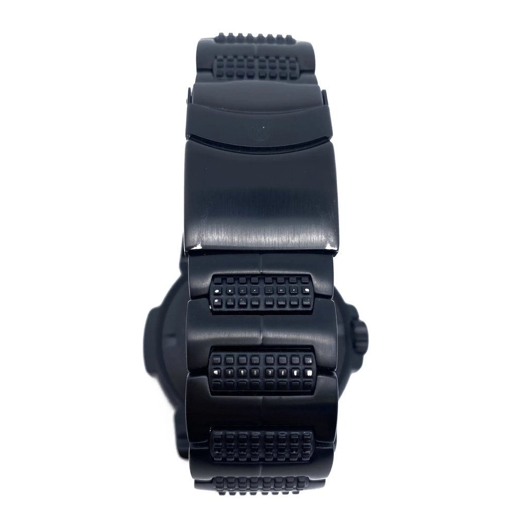 Back View Of Solid Back Case And Closed Stainless Steel Band Of Luminox XS.6252.BO Watch Pre Owned Condition