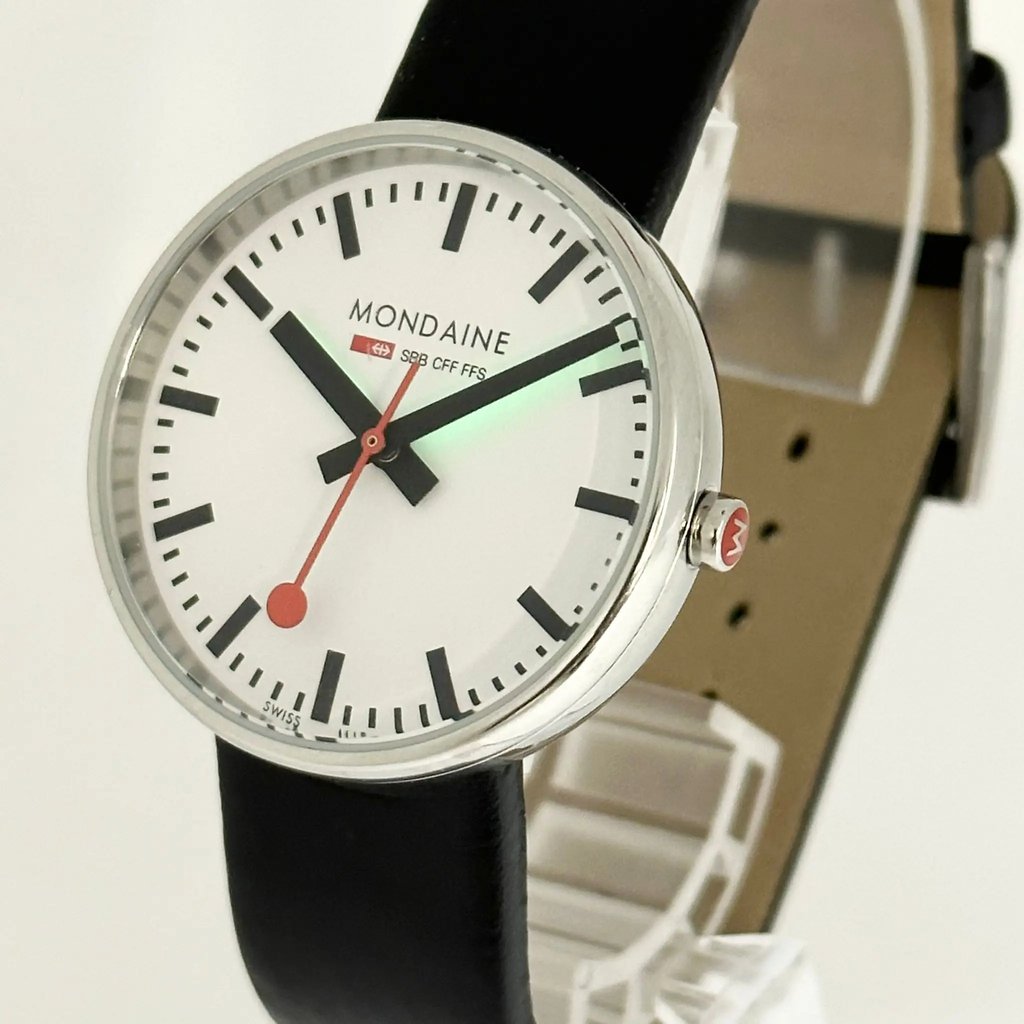 Up Close Front Facing Picture Of Mondaine MSX.3511B.LB Stainless Steel Watch Display Model Condition