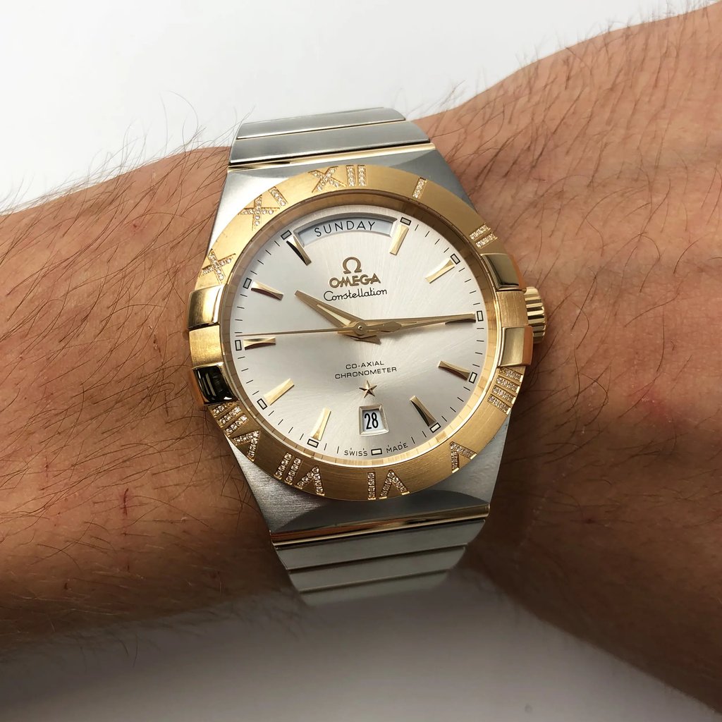 8th image of OMEGA 123.25.38.22.02.002 Wristwatch, DisplayModel condition