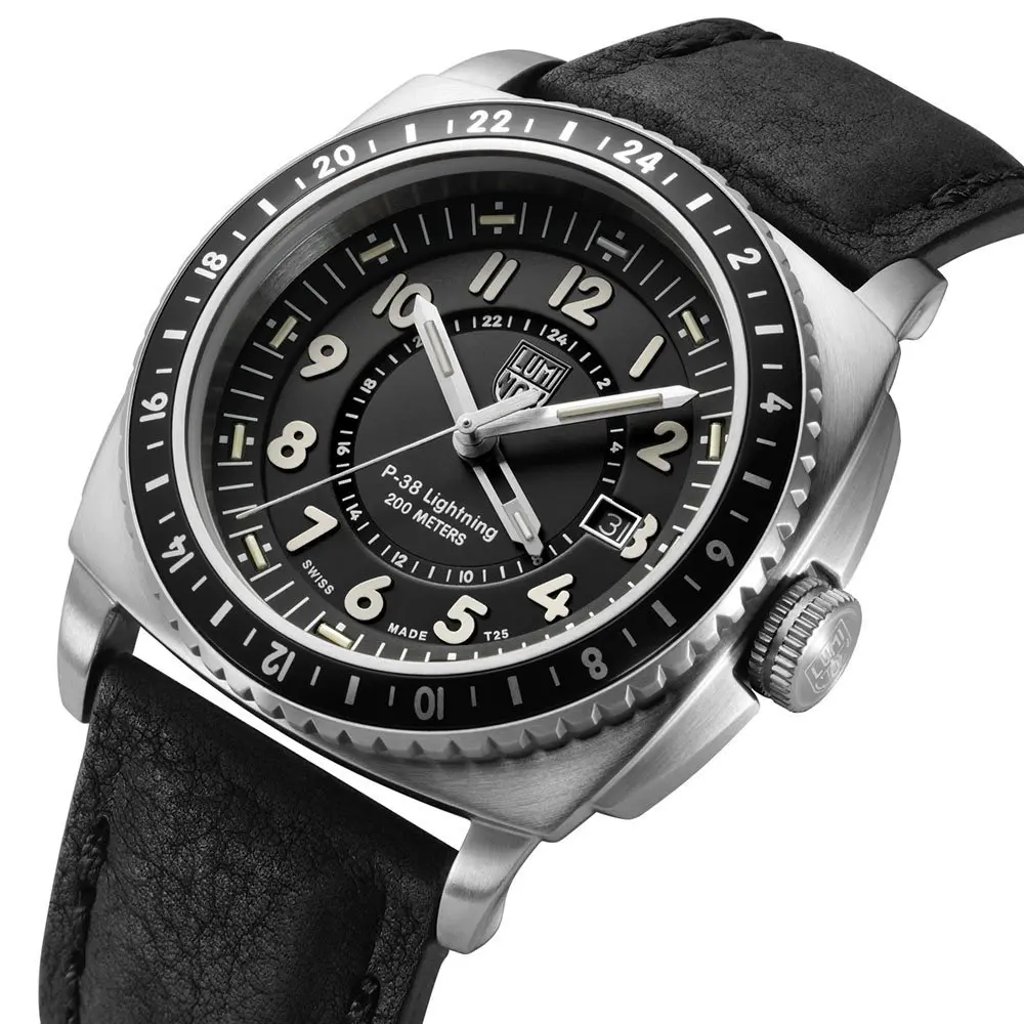 Up Close Front Facing Picture Of Luminox XA.9421 Stainless Steel Watch Display Model Condition