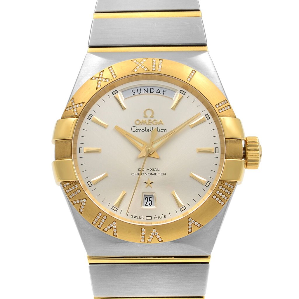Up Close Front Facing Picture Of OMEGA 123.25.38.22.02.002 Stainless Steel Watch Display Model Condition