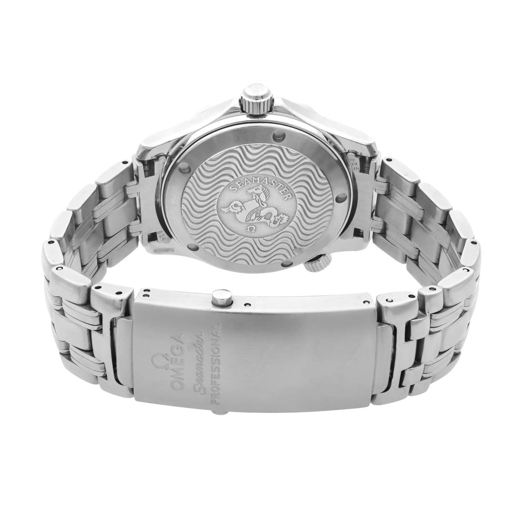 5th image of OMEGA 2561.80.00 Wristwatch, PreOwned condition
