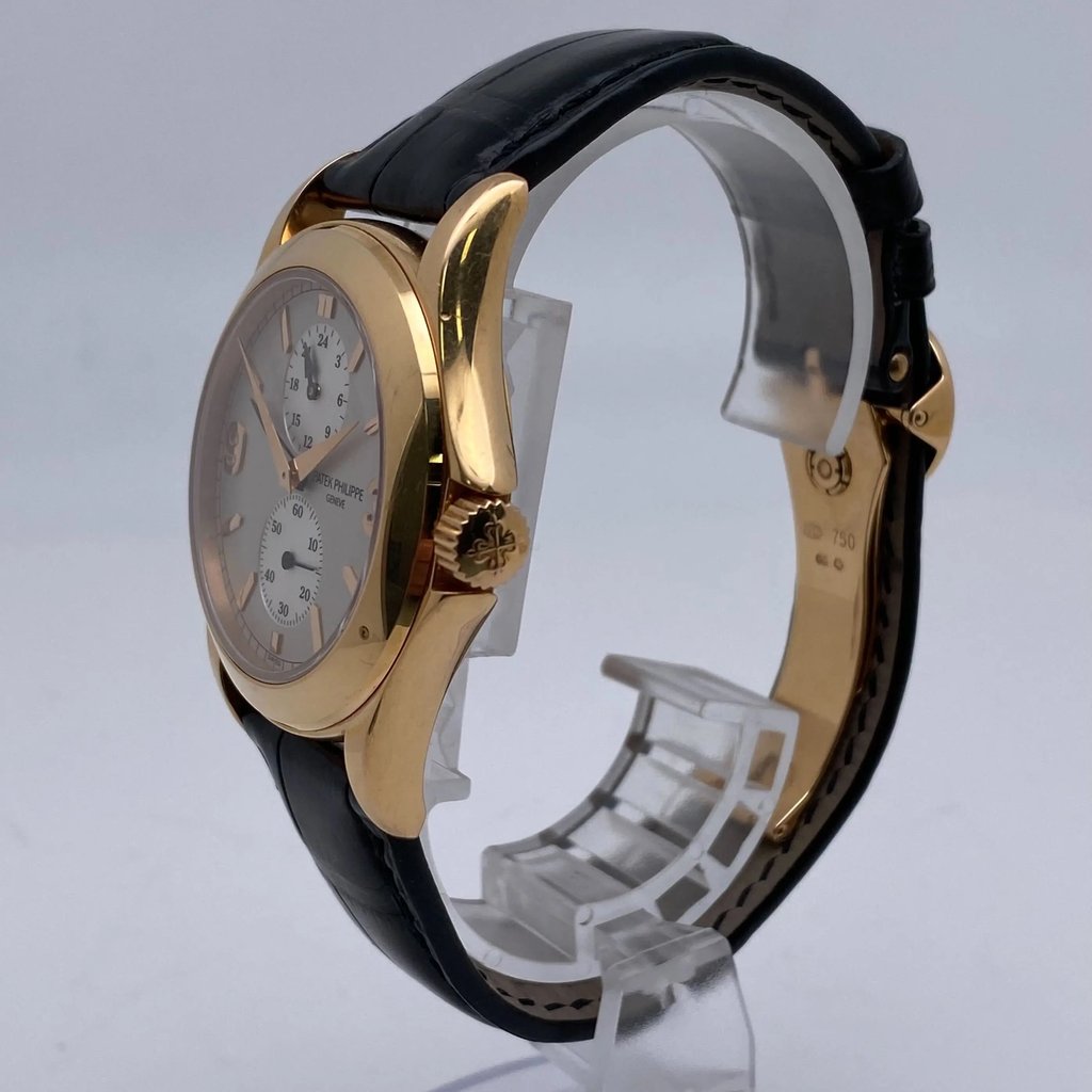 3rd image of Patek Philippe Calatrava  Wristwatch, PreOwned condition