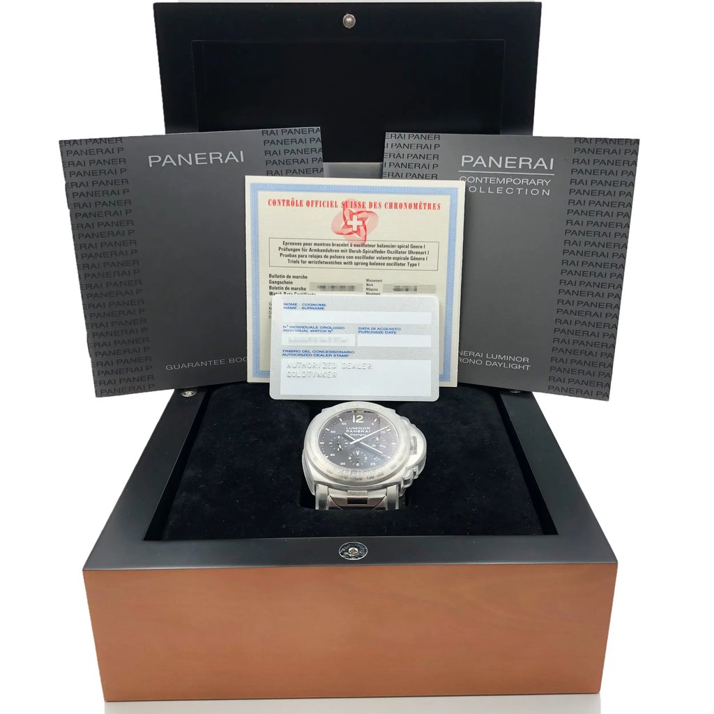 9th image of Panerai PAM00236 Wristwatch, PreOwned condition