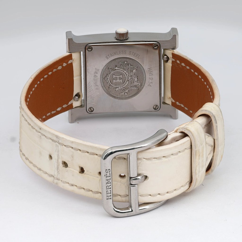 Back View Of Screwback Back Case And Closed Leather Band Of HERMÈS HH1.234 Watch Pre Owned Condition
