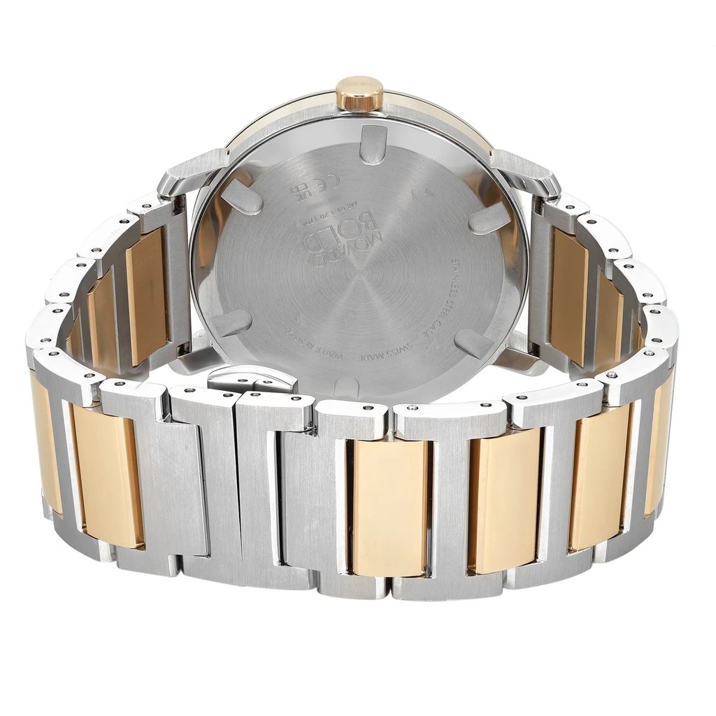 An image of a Wristwatch by Movado. This Pre Owned item is designed for Men, featuring a Casual style. It has a Quartz movement and an Analog display with a Silver dial color. The indices include 12-Hour Dial,Non-Numeric Hour Marks. The band is made of Stainless Steel and the case is made of Stainless Steel. The watch has a Round shape with a case size of 40 mm and a case thickness of 9 mm.