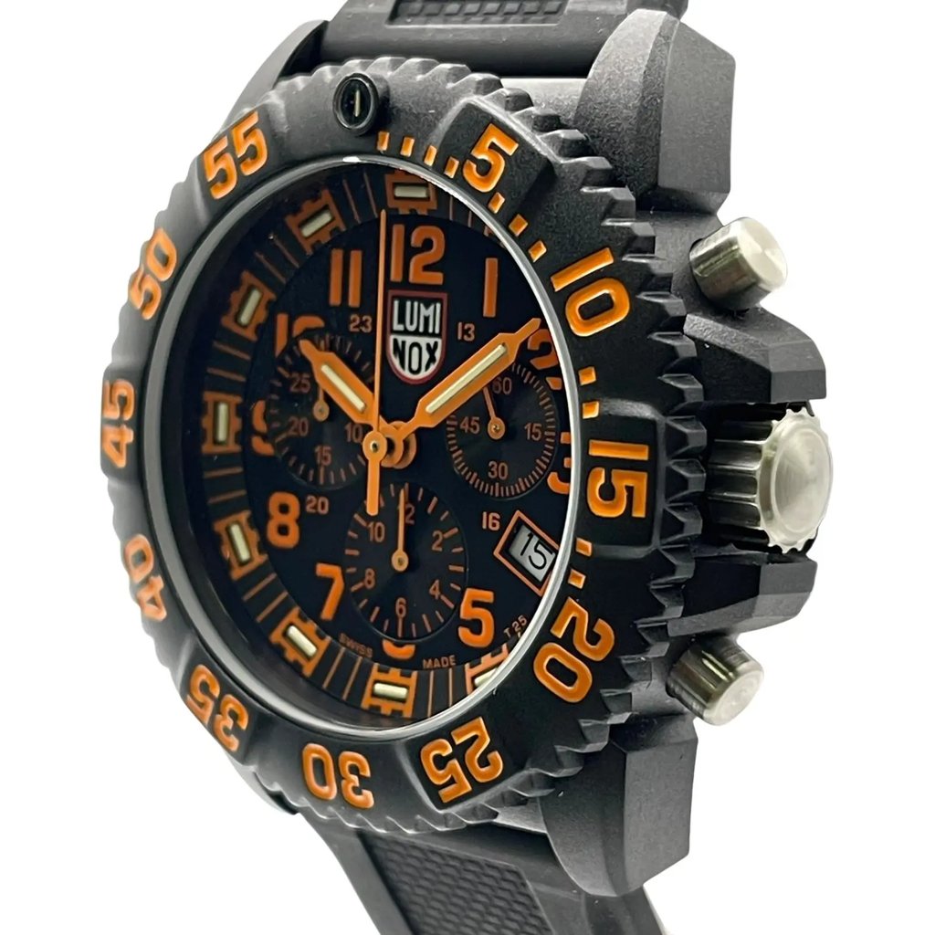 Up Close Front Facing Picture Of Luminox XS.3089 Carbon Watch Pre Owned Condition