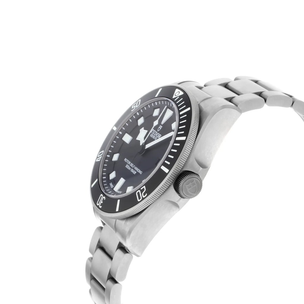 3rd image of TUDOR 25500TN Wristwatch, DisplayModel condition