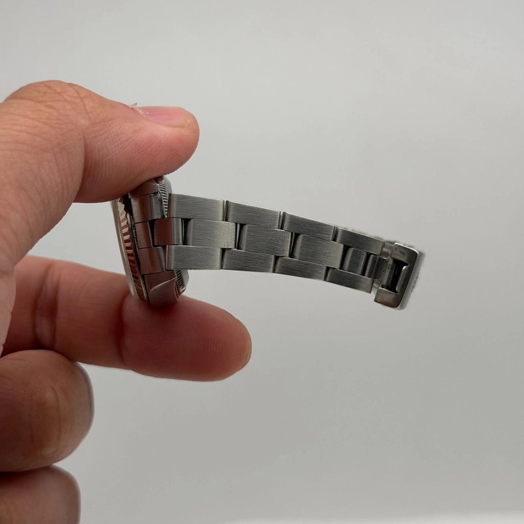 9th image of Rolex Oyster Date Wristwatch, PreOwned condition