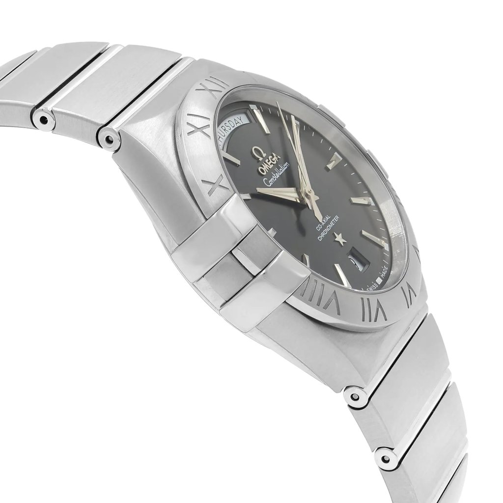 4th image of OMEGA 123.10.38.22.01.001 Wristwatch, DisplayModel condition