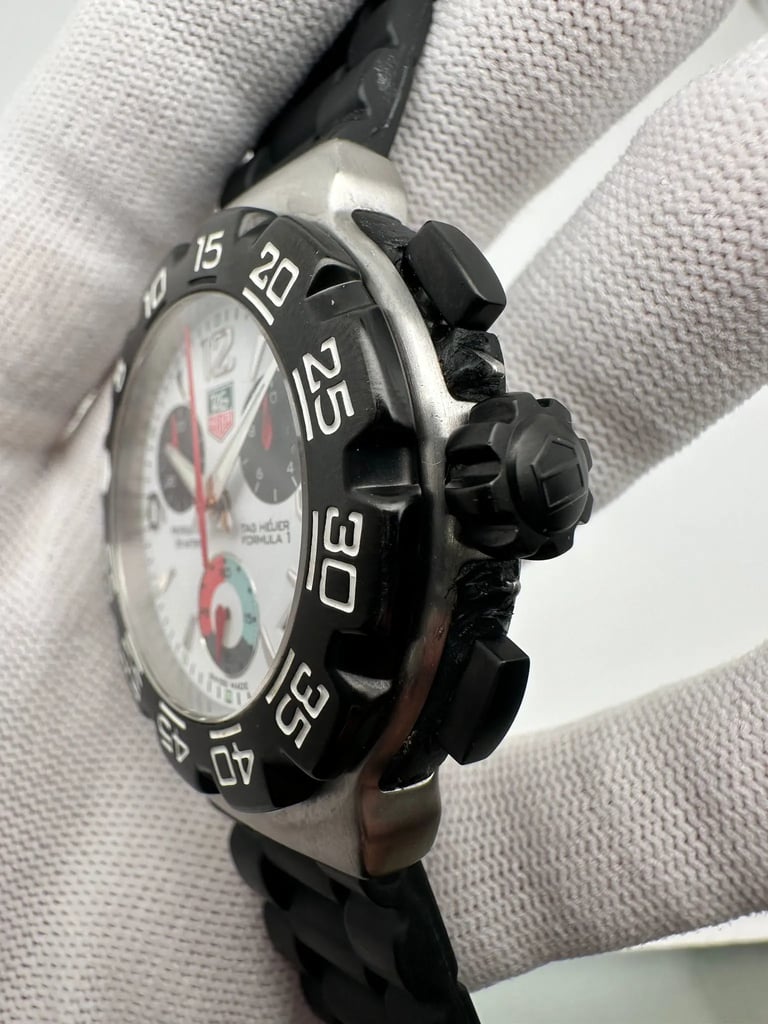 6th image of TAG Heuer  TAG Heuer Formula 1 Wristwatch, PreOwned condition
