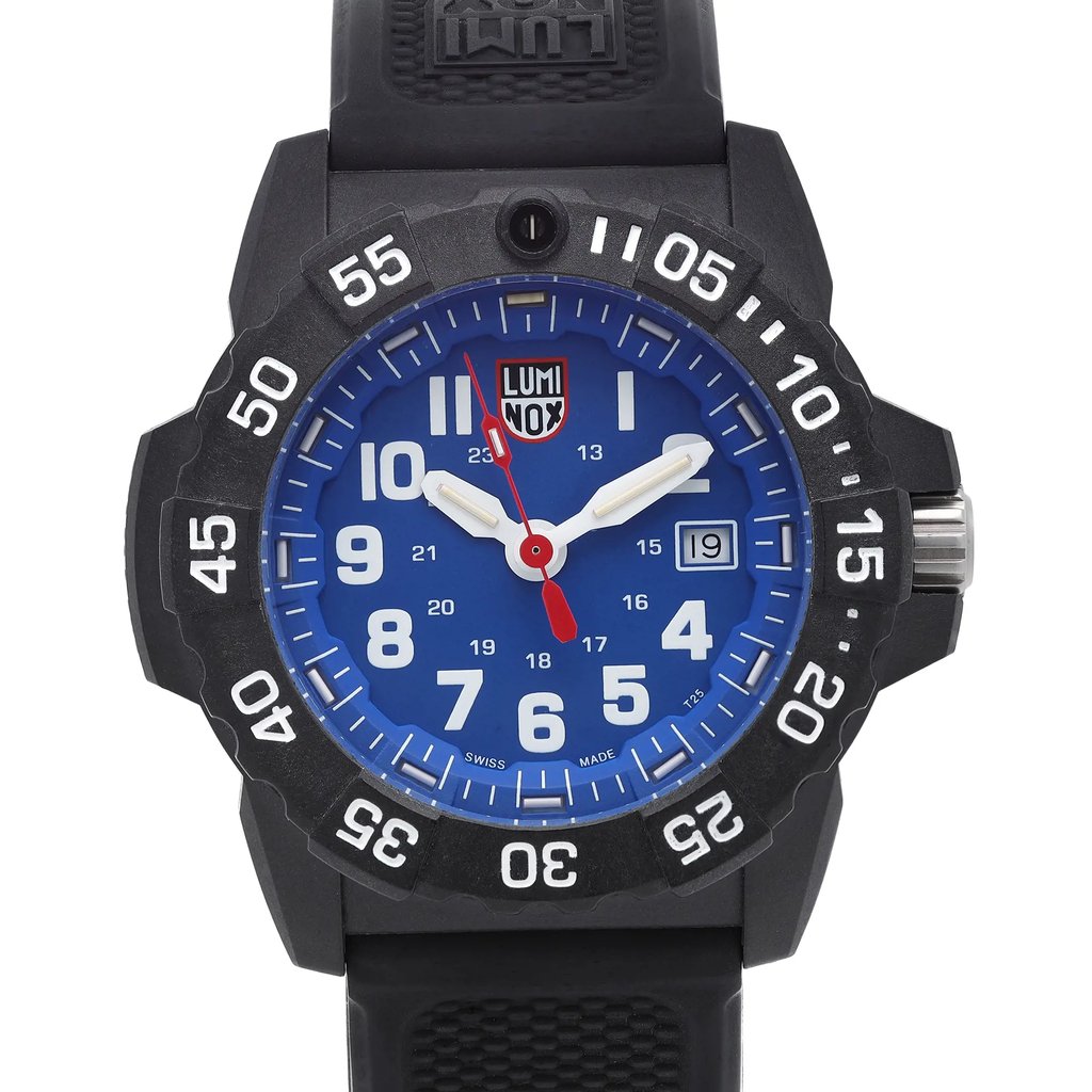 Up Close Front Facing Picture Of Luminox XS.3503.F Carbonox Watch Pre Owned Condition