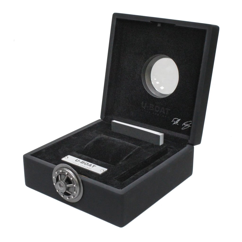 7th image of U-Boat 7433 Wristwatch, Unworn condition
