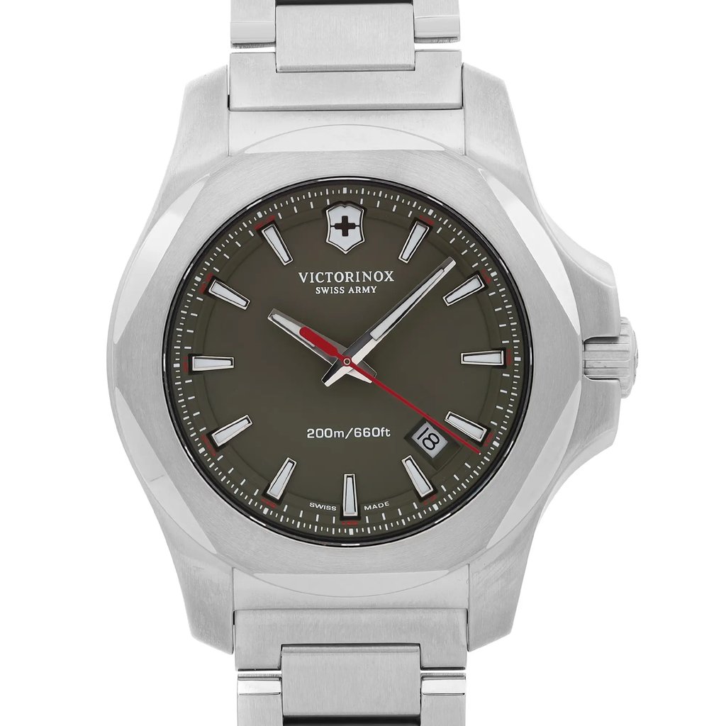 Up Close Front Facing Picture Of Victorinox 241725.1 Stainless Steel Watch Unworn Condition
