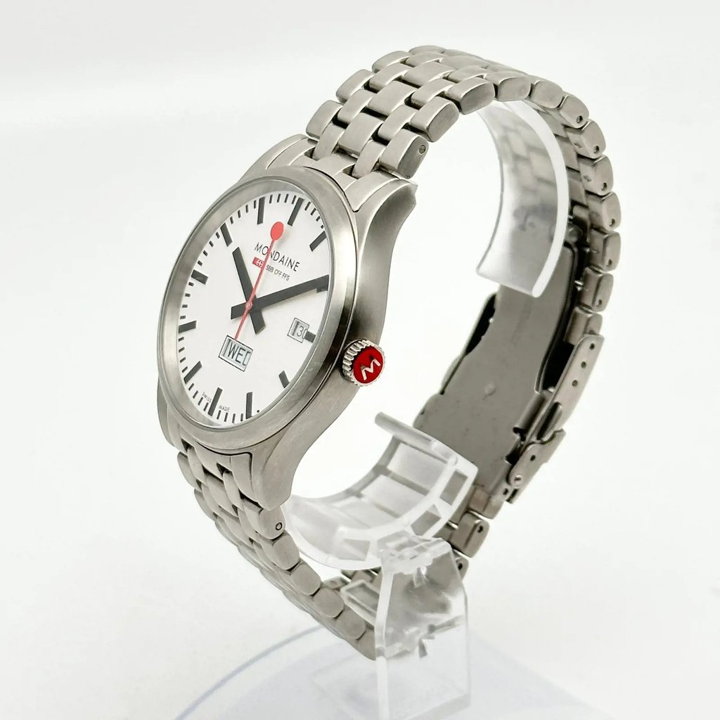 View Of Crown Facing Side Of Mondaine A667.30340.16SBM Stainless Steel Watch Pre Owned Condition