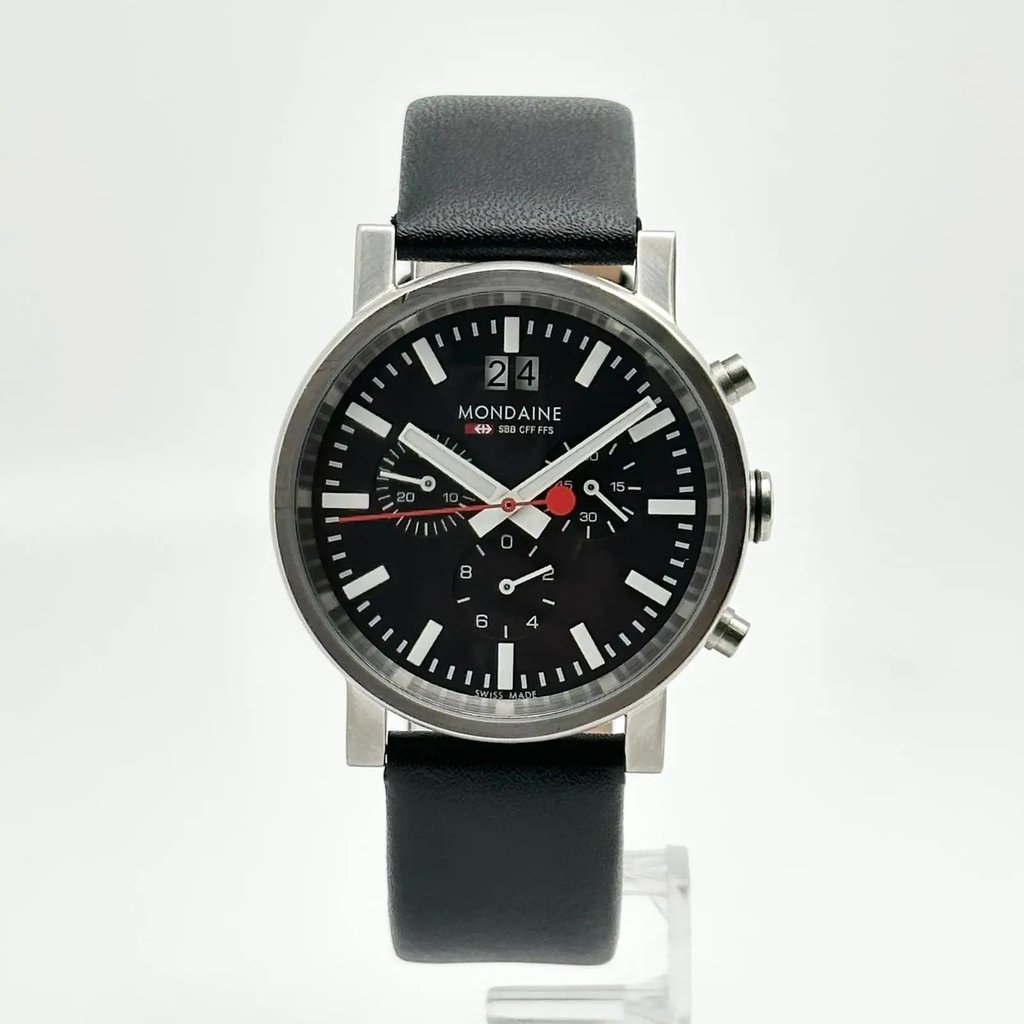 Up Close Front Facing Picture Of Mondaine A690.30304.14SBB Stainless Steel Watch Display Model Condition