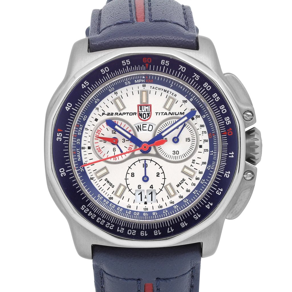 Up Close Front Facing Picture Of Luminox XA.9273 Titanium Watch Pre Owned Condition