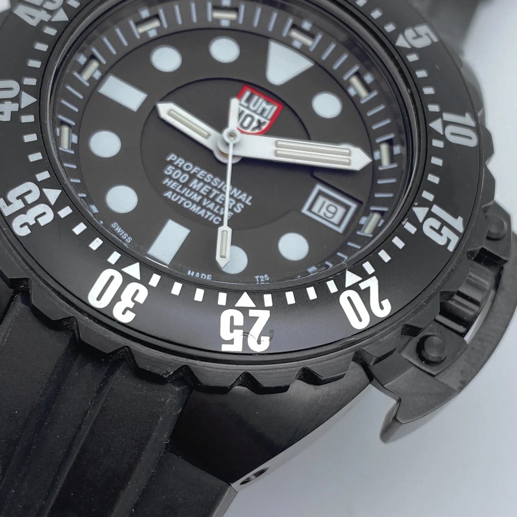 Up Close Front Facing Picture Of Luminox XS.1511 Stainless Steel Watch Pre Owned Condition