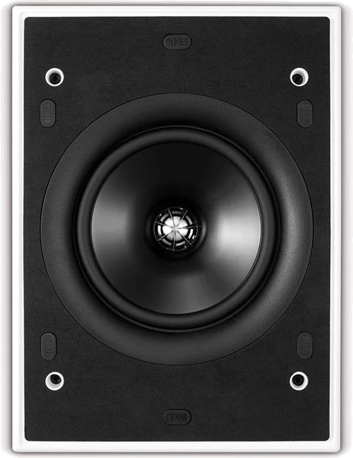 Frontansicht des KEF Ci160QL In-Wand-Lautsprechers, zeigt den schwarzen Lautsprecher und sichtbare Anschlüsse.