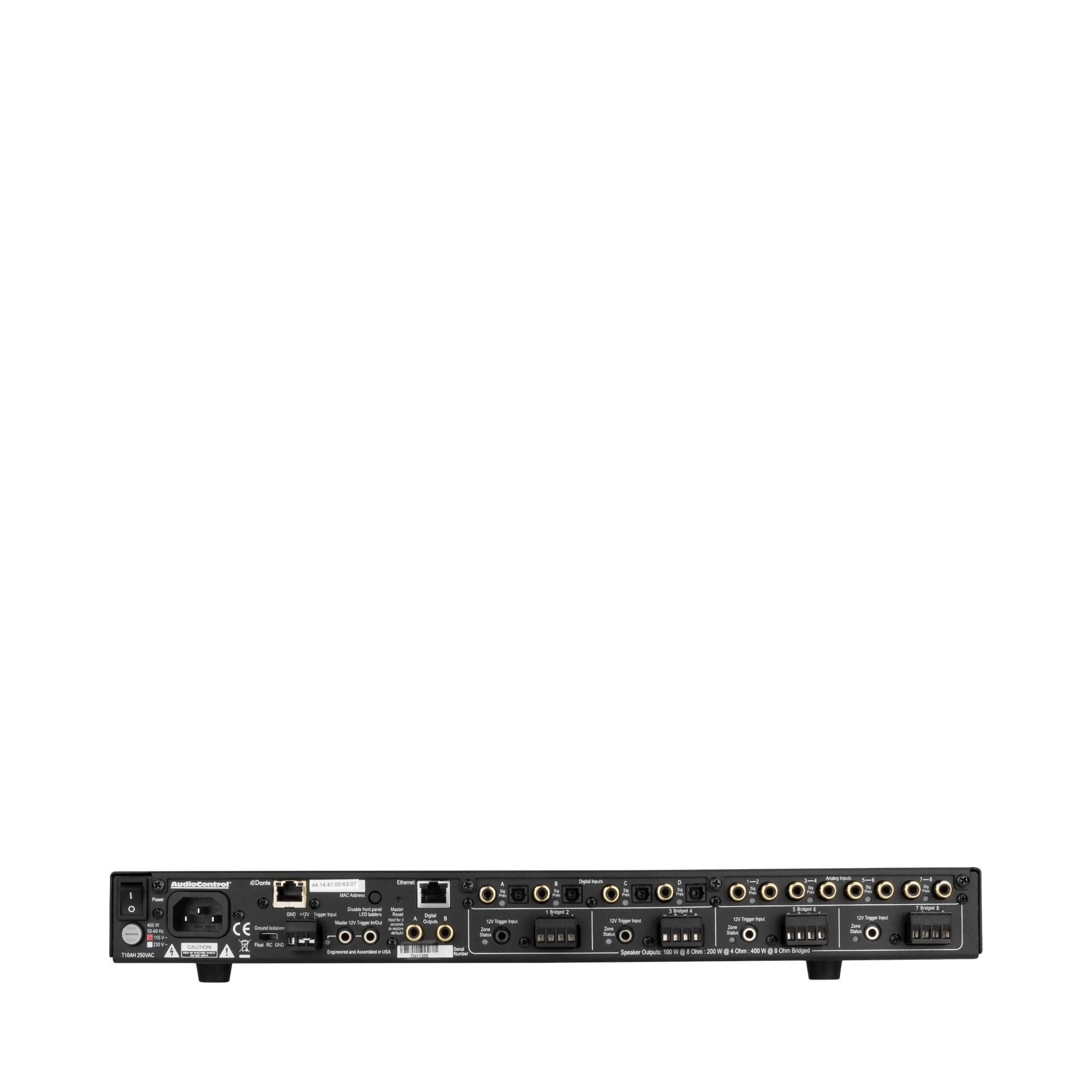 Rückansicht des AudioControl Director M4800D mit sichtbaren Anschlüssen.