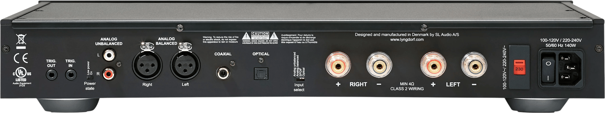 Rückansicht des Lyngdorf SDA-2400 digitalen Stereo-Verstärkers mit verschiedenen Audioanschlüssen.