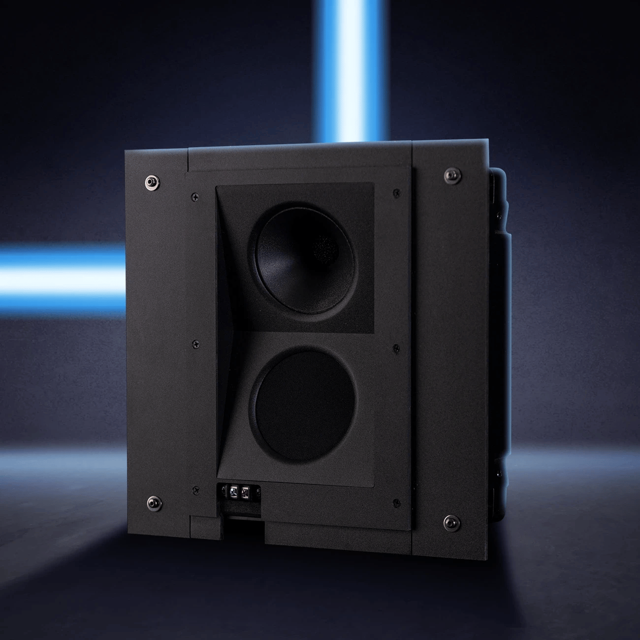 Rückansicht des Procella Audio P5iCW Einbaulautsprechers mit sichtbaren Anschlüssen.