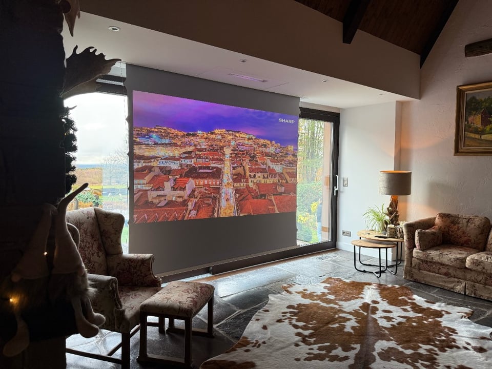 Laser TV in der Decke?! - Freier Blick in den Garten & HEIMKINO auf Knopfdruck