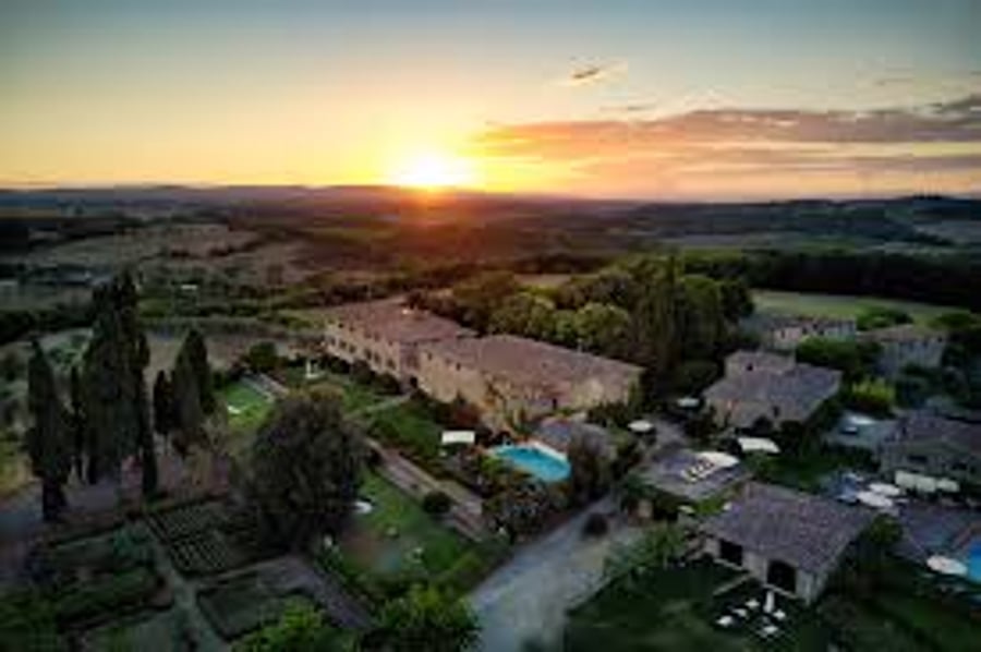 Borgo Stomennano - Restored Village wedding venue in Tuscany