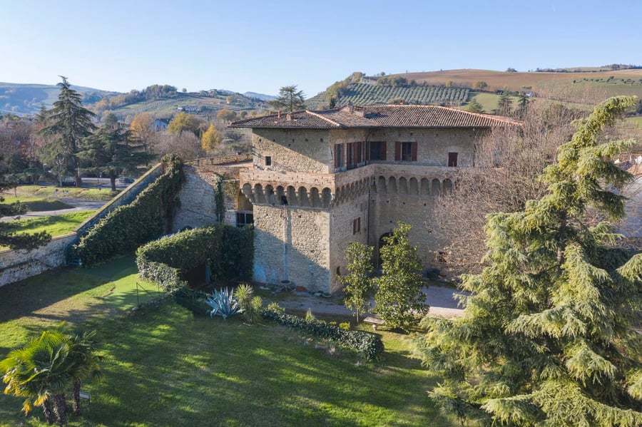 Castello del Capitano delle Artiglierie - Historic Castle wedding venue in Emilia Romagna
