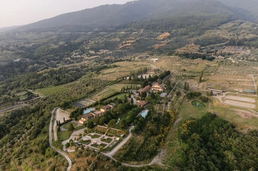 Fattoria degli Usignoli, wedding venue in San Donato in Fronzano, Tuscany
