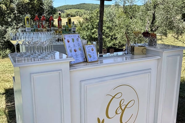 Just Drink, Bar service