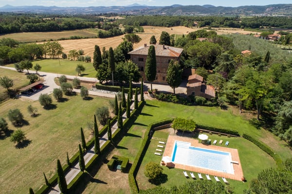 Villa Il Poggiolino, wedding venue in Lucignano, Tuscany