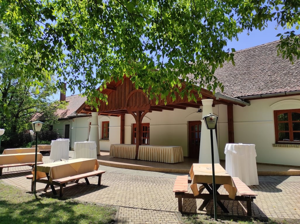 Geréby Kúria Hotel és Lovasudvar ***