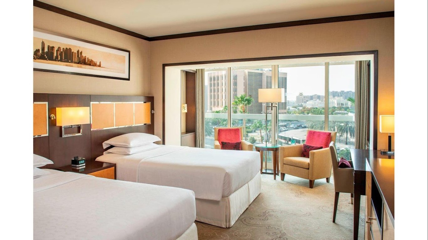 Sheraton Dubai Creek Hotel & Towers