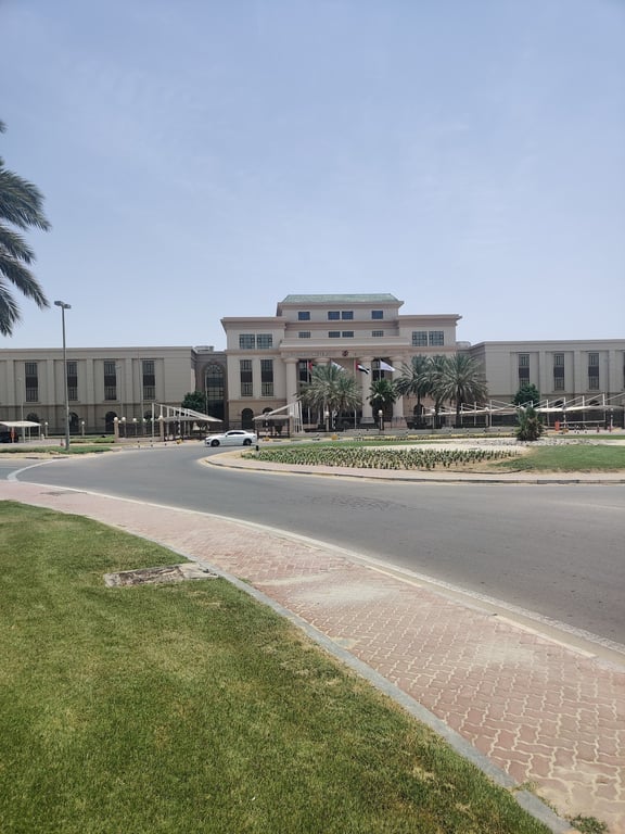 Abu Dhabi University