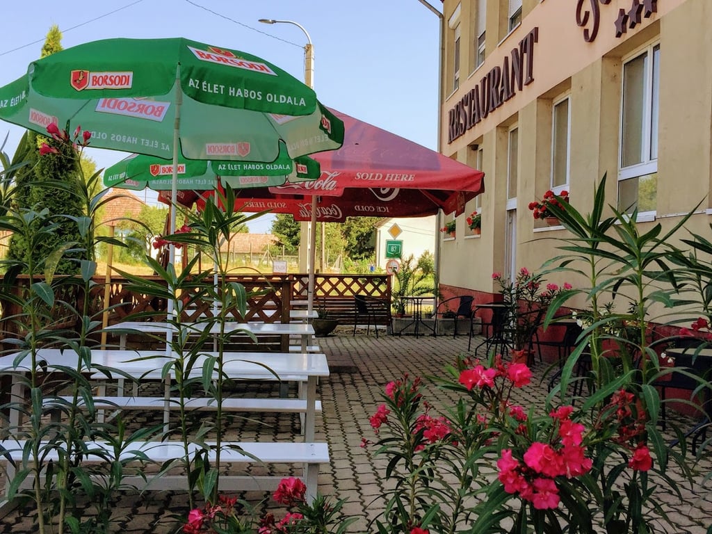 Abigél Konyha és Panzió Tét