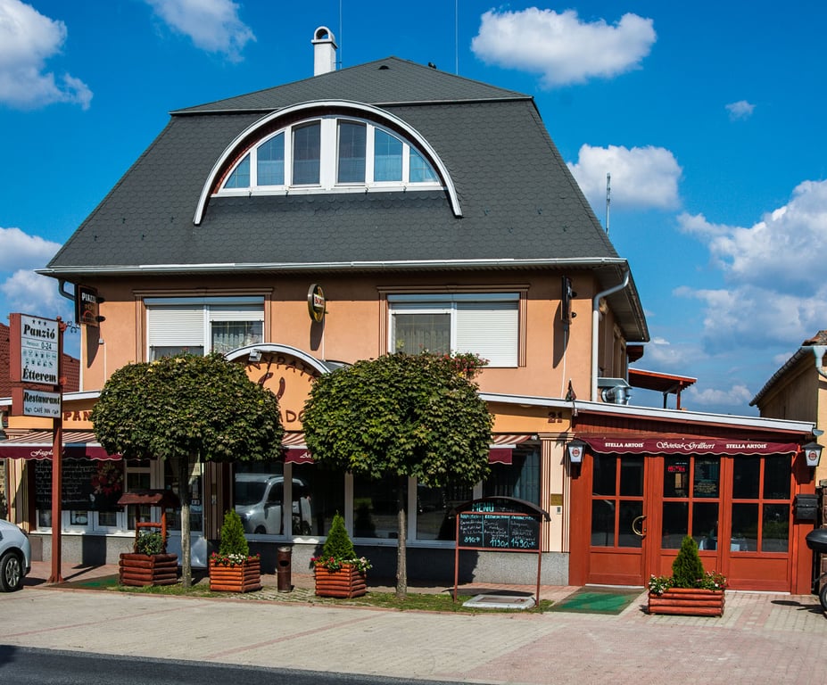 Aranypatkó Étterem- Panzió -Pizzéria -Győrújbarát, Győr