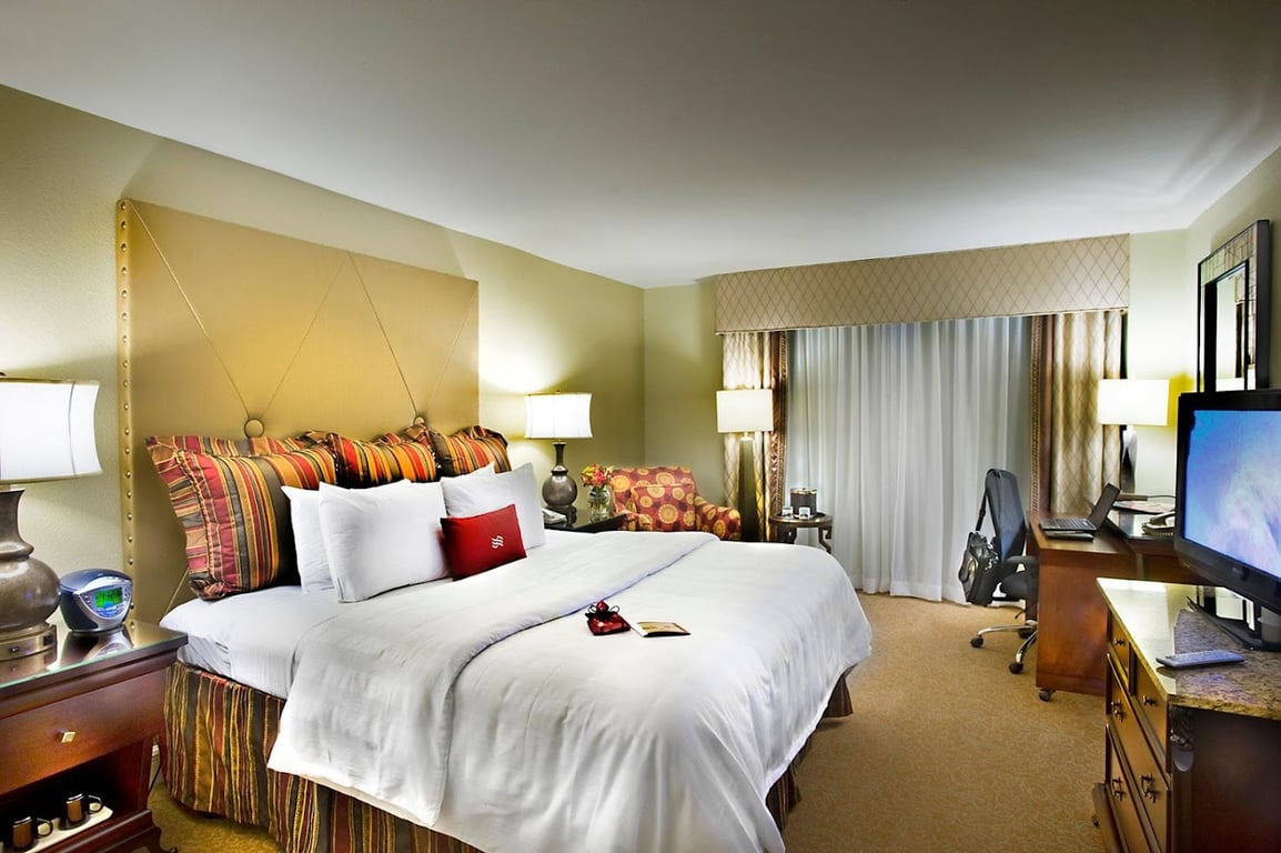 Crowne Plaza New Orleans French Quarter, an IHG Hotel