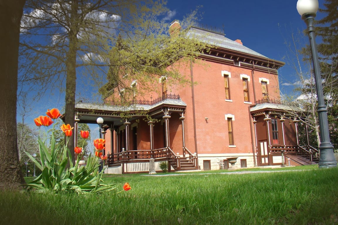 Naper Settlement