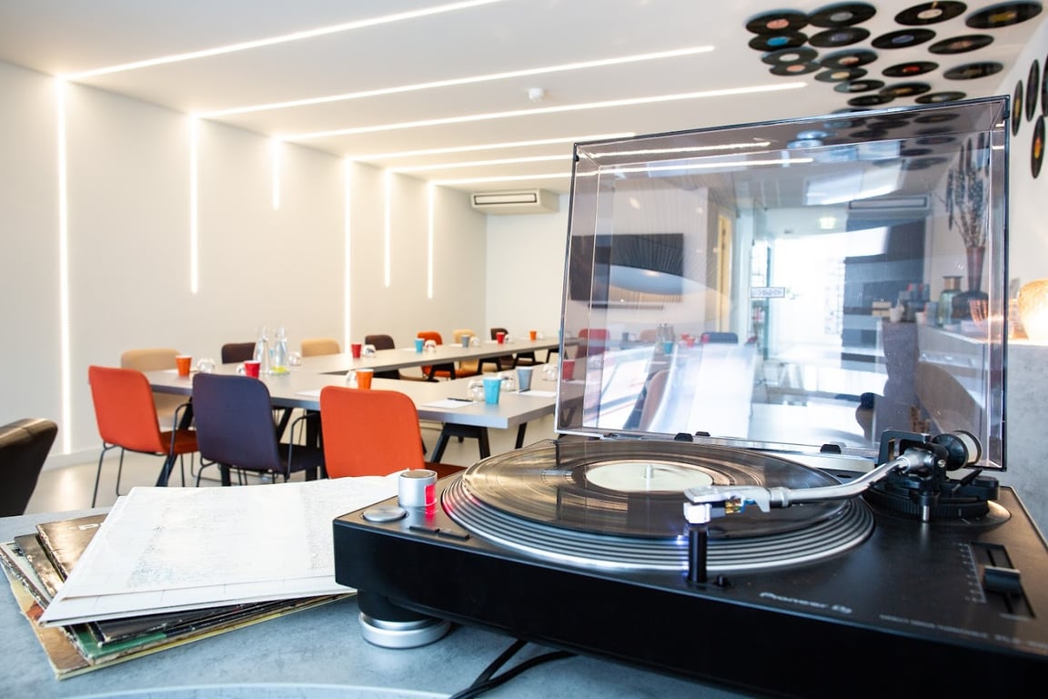 Music Meeting Lounge