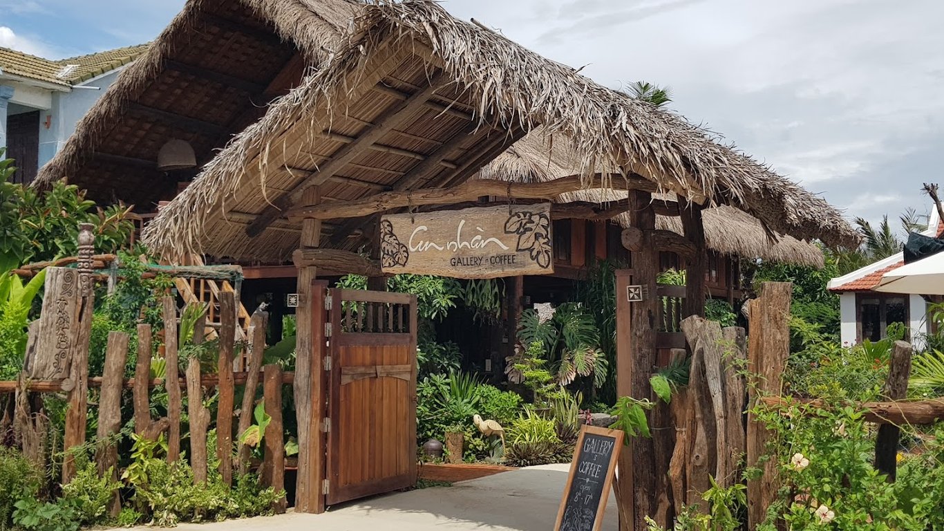 Viet Café/Gallery Viet Nam