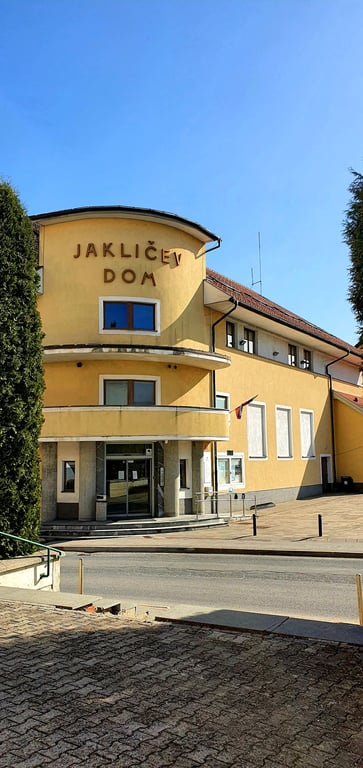 Jakličev Dom