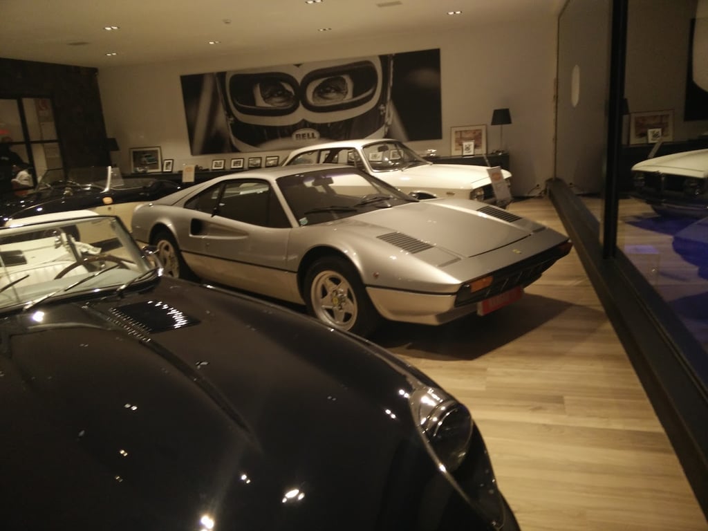 Hangar 125