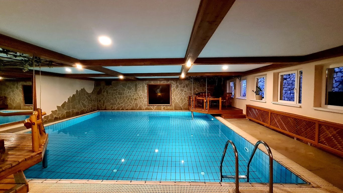 Villa Medici Hotel és Étterem